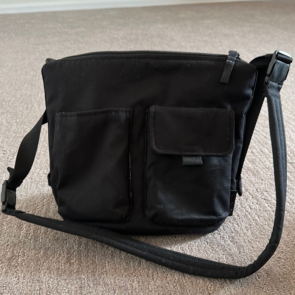 Black Vera Bradley shoulder bucket bag